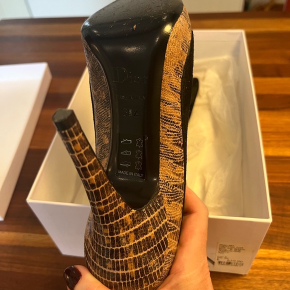 Christian Dior Snakeskin Duo Pump  38.5 EU like-new condition - Picture 5 of 6